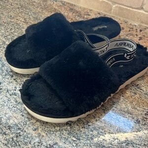 Koolaburra By UGG Fuzzy Slipper Shoes